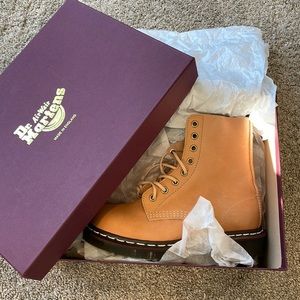 NWT Dr. Martens 1460 Pascal